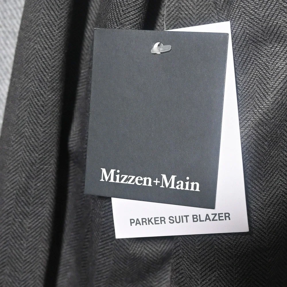 Mizzen+Main 82% polyester